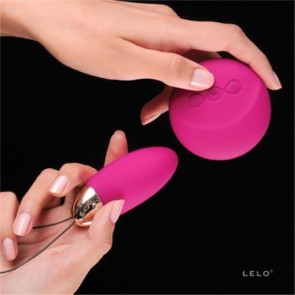 Los placeres de Lola Lyla vibrating egg by Lelo