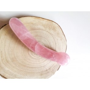 Los placeres de Lola, Amrita dildo curvo de cuarzo rosa by Saktion